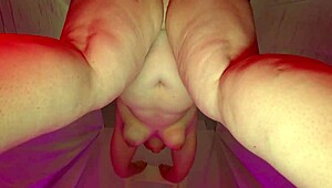 Chubby girl, I got fucked from below, tits shakin'... big cumshot!