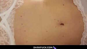 Cu da Chanel Preston estica no pauzão preto monstro