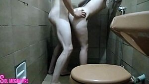 vizinha casada me chamou para entrar e deu água