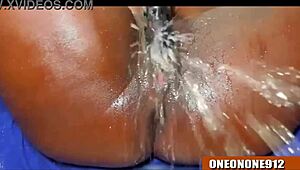 i can’t get enough of this wild ebony squirting moment. fingering myself drives me crazy!