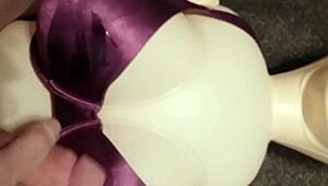 HANDJOB FUN WITH DOLLY