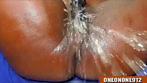 i can’t get enough of this wild ebony squirting moment. fingering myself drives me crazy!