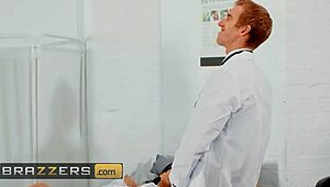 Kiki Daniels gets cold feet cured with hot blowjob