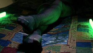 PERFECT TOES PEEKING THROUGH SEXY FISHNETS MILF HOUSEWIFE FETISH