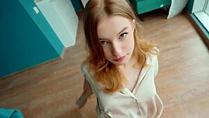 Hej, tahle hloupá studentka si nepřečetla nájemní smlouvu a zaplatila svou těsnou kundou!