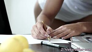 Classy Beauty Enjoys Gentle Foreplay