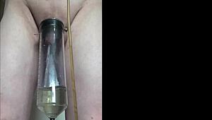 Bisexual Mark Wright loves swallowing piss and isn’t shy about it.