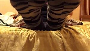 See how I wear stinky socks and pantyhose and be turned on