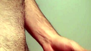 i'm watchin my hard cock cummin all over, it's so hot