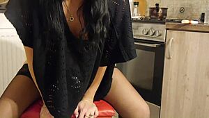 I want to cum on your hard cock with ass shaking and dirty talk. Worship my fat curves.