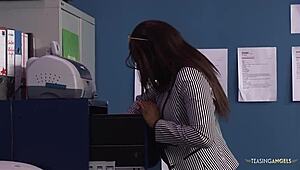 Ebony hottie enjoys interracial group sex passionately