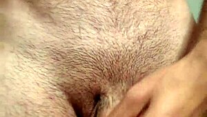 i'm watchin my hard cock cummin all over, it's so hot