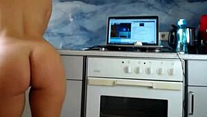 Hot Sexydea Sizzles with Sensational Ass Showoff in Kitchen