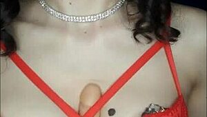 Hän on täydellinen kuuma anoppi julkisessa POV creampie:ssa