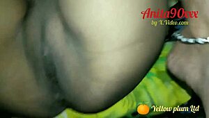 ohh, indian anita bhabi’s first chudai vid...