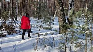 Chubby Hitchhiker Sucks Cock in Snowy Woods