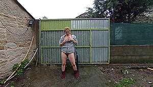 Public Masturbation And Squirt