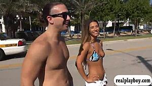 sexy women flash nice tits for money in outdoor public reality softcore 😍💰