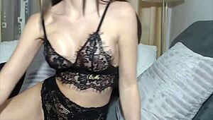 Just saw this hot milf on cam at Buzzingbirdz. She’s got killer big tits!