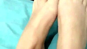 latina sexy showing her little feet