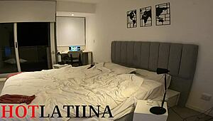 Hice Un Trio Con Mi Amiga En New Year