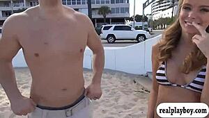 sexy women flash nice tits for money in outdoor public reality softcore 😍💰