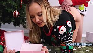 Family Women Share Pussy as Christmas Gifts