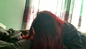 Hun merker ikke at jeg filmer mens hun sluker kuken min faen 😈