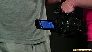 Почему шлюхи-фотографы предлагают такие дикие групповые дрочки?