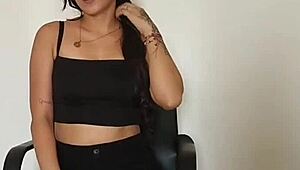 Amateur job interview turns hot with ass slapping