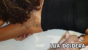 levei a puta pro hotel e o jr comeu nois duas