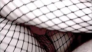 Fetishists really love giving footjobs to huge cocks 😍