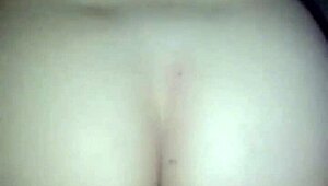 molhando o pau todinho e gemendo gostoso essa fode gostoso