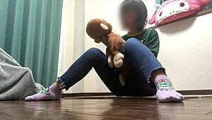 hey girl, you horny for cunnilingus and rubbing on that doll?