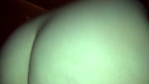 زوجة تركب زب كبير في أسلوب ريفرس كاوغيرل