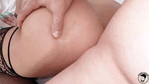 I watch curvy pornstars in hot threesome