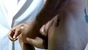 Célio Borba sensualizes alone for you baby