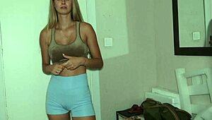 Courier gets unexpected hot surprise from cute Russian blonde