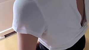 She watches porn and uses vibrator to orgasm 😏