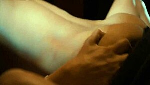 Wow, Hollywood celeb goes fully nude! 😲