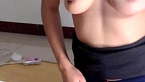 She watches porn and uses vibrator to orgasm 😏