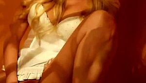 Wow, sexy blonde teases solo in retro style, so hot! 😍