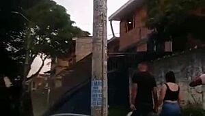 Chupada en el carro: Hot Colombian babe gets a rough public blowjob