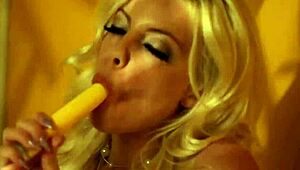 Wow, sexy blonde teases solo in retro style, so hot! 😍