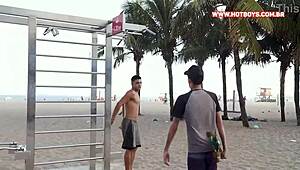 fucking my gay friend bareback for his skate, cum inside 😏