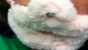 Me hace venir en publico