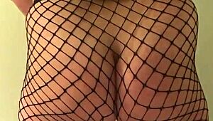 real wife emma shakes her thick ass and masturbates 😍