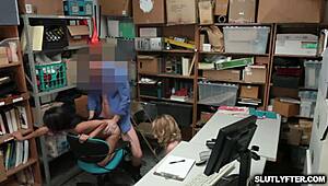 Бони Грей и Мая Бижу се справят с огромен хуй