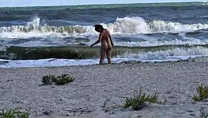 Public beach sex with big cock and shaved pussy action