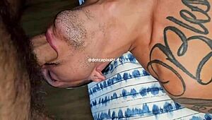 Gringo polyká všechno a bere do těsného kundy